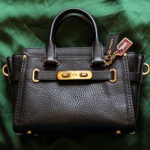 Coach Swagger Pebble Leather Black